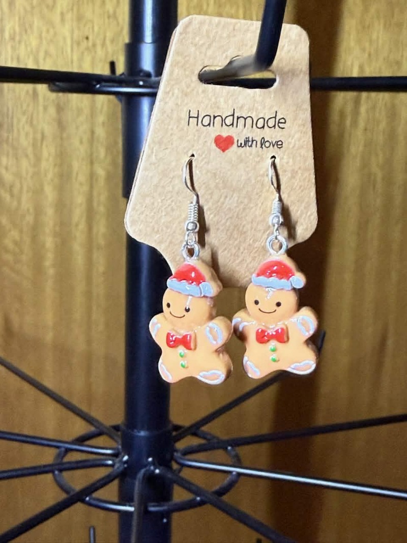 Gingerbread earrings $6