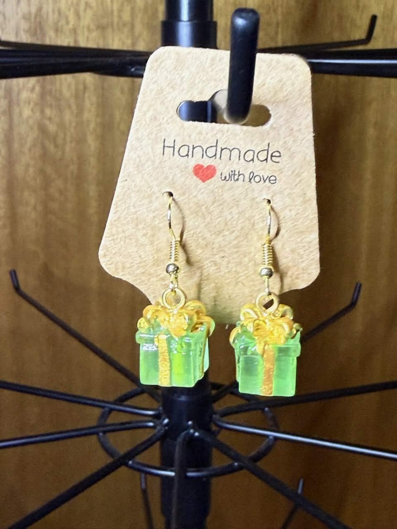 Christmas present earrings $6